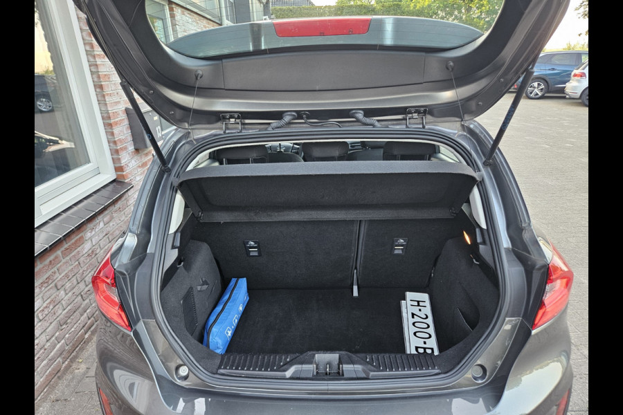 Ford Fiesta 1.1 Trend Trekhaak! PDC! Navigatie! Nette Auto! Dealer Onderhouden! NAP!