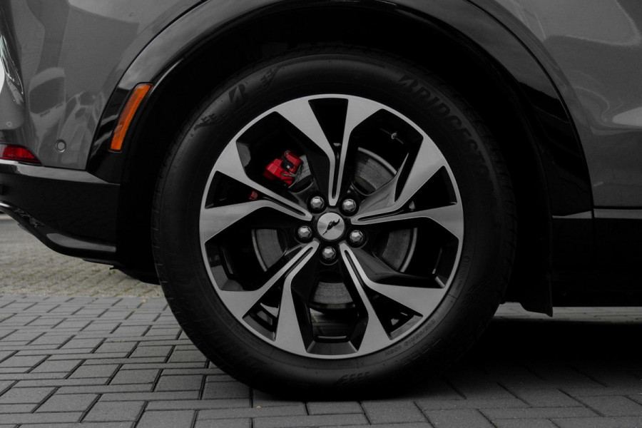 Ford Mustang Mach-E Extended Premium AWD 98 kWh 351pk | Panoramadak | 1.500kg Trekgewicht