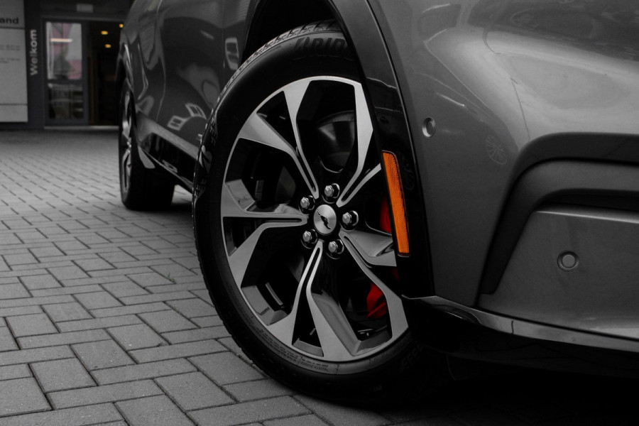 Ford Mustang Mach-E Extended Premium AWD 98 kWh 351pk | Panoramadak | 1.500kg Trekgewicht