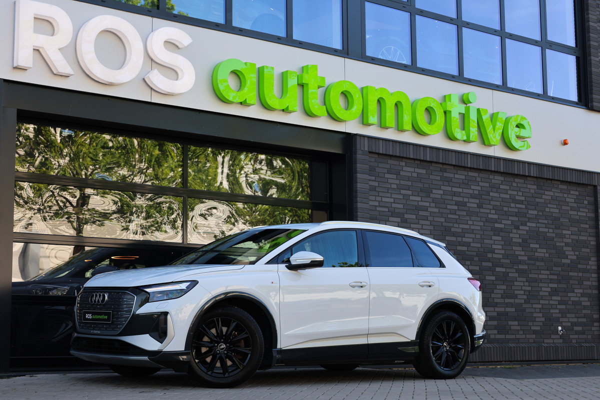 Audi Q4 e-tron 40 S edition 77 kWh | BTW | CAMERA | STOELVERWARMING | ACC | 19'' |