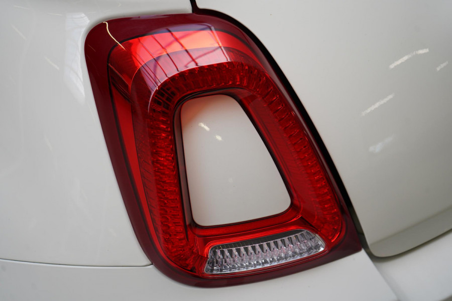 Fiat 500 1.0 Hybrid Dolcevita | Carplay | Climate control | Cruise control | Panoramadak