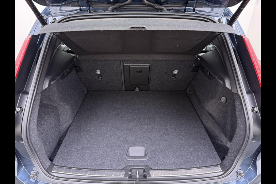 Volvo XC40 1.5 T5 Recharge Inscription AUTOMAAT | TREKHAAK | PANORAMADAK | LEDER| DEALER ONDERHOUDEN| HARMAN KARDON| DODE HOEK SENSOR| 360 CAMERA|