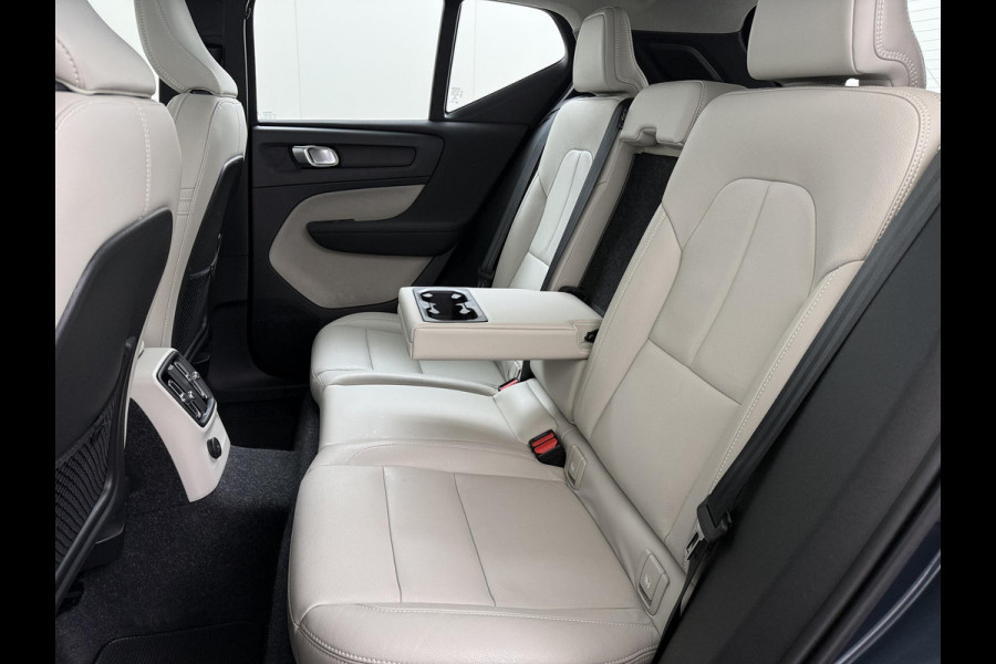 Volvo XC40 1.5 T5 Recharge Inscription AUTOMAAT | TREKHAAK | PANORAMADAK | LEDER| DEALER ONDERHOUDEN| HARMAN KARDON| DODE HOEK SENSOR| 360 CAMERA|