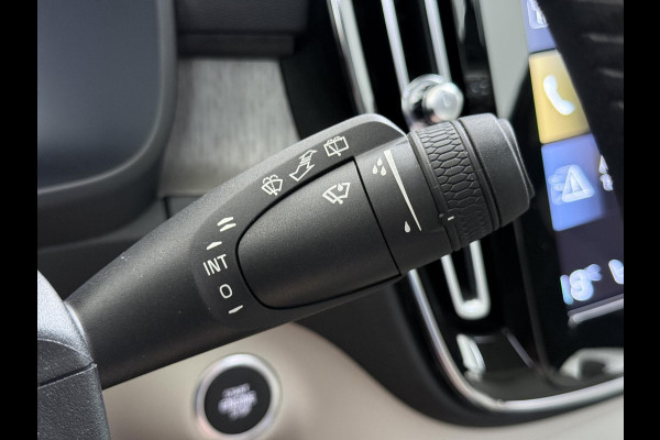 Volvo XC40 1.5 T5 Recharge Inscription AUTOMAAT | TREKHAAK | PANORAMADAK | LEDER| DEALER ONDERHOUDEN| HARMAN KARDON| DODE HOEK SENSOR| 360 CAMERA|