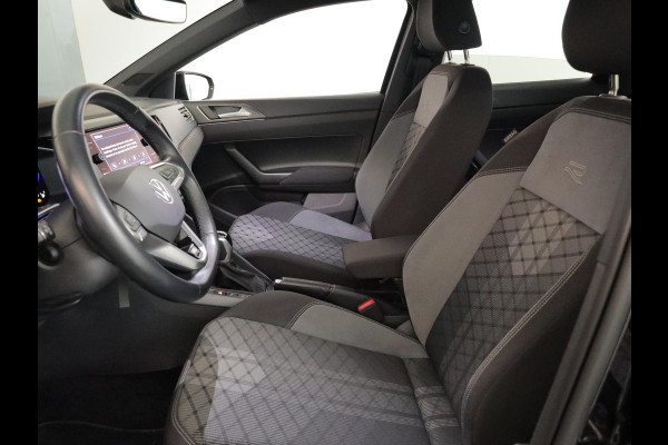 Volkswagen Polo 1.0 TSI R-Line 110 pk Automaat (DSG) | Navigatie via App | Parkeersensoren (Park assist) | Achteruitrijcamera | Adaptieve cruise control | Stoelverwarming | R-Line |