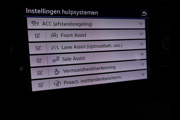 Volkswagen Polo 1.0 TSI R-Line 110 pk Automaat (DSG) | Navigatie via App | Parkeersensoren (Park assist) | Achteruitrijcamera | Adaptieve cruise control | Stoelverwarming | R-Line |