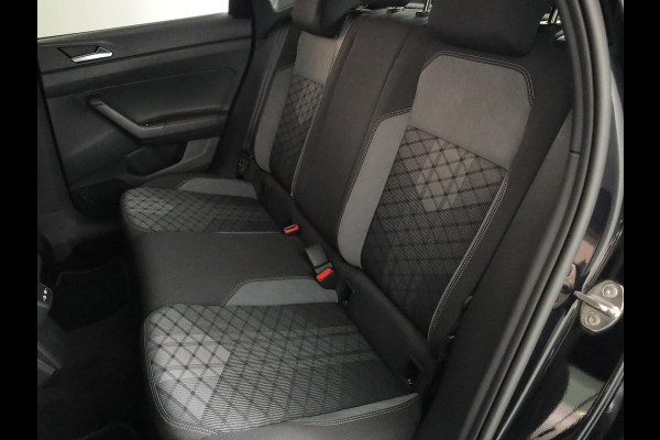 Volkswagen Polo 1.0 TSI R-Line 110 pk Automaat (DSG) | Navigatie via App | Parkeersensoren (Park assist) | Achteruitrijcamera | Adaptieve cruise control | Stoelverwarming | R-Line |