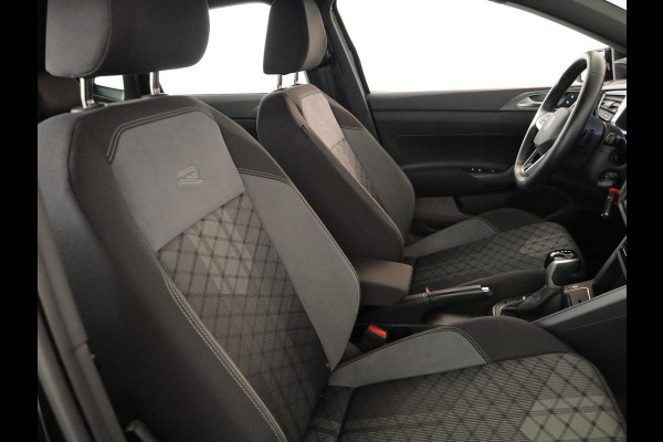 Volkswagen Polo 1.0 TSI R-Line 110 pk Automaat (DSG) | Navigatie via App | Parkeersensoren (Park assist) | Achteruitrijcamera | Adaptieve cruise control | Stoelverwarming | R-Line |