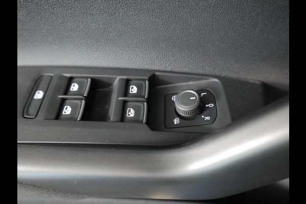 Volkswagen Polo 1.0 TSI R-Line 110 pk Automaat (DSG) | Navigatie via App | Parkeersensoren (Park assist) | Achteruitrijcamera | Adaptieve cruise control | Stoelverwarming | R-Line |