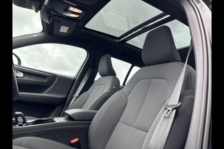 Volvo XC40 Recharge Ultimate 70 kWh | Panorama dak | Adaptieve cruise | Blis | Memory | Harman Kardon |