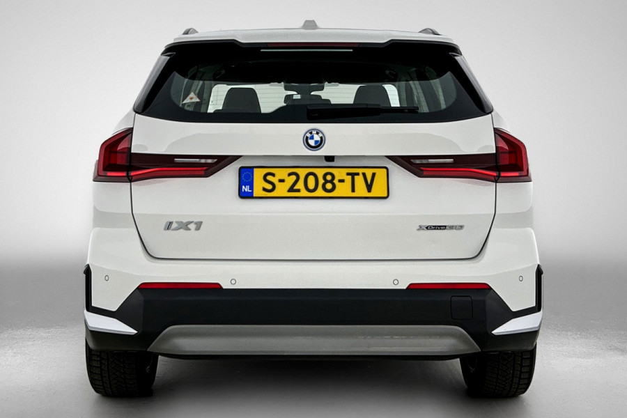 BMW iX1 XDrive30 Launch Edition 67 kWh. SoH 97% (NL-auto, 1e Eig, Dealer OnderH, Navi, Leder, Climate Con, Etc)