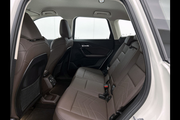 BMW iX1 XDrive30 Launch Edition 67 kWh. SoH 97% (NL-auto, 1e Eig, Dealer OnderH, Navi, Leder, Climate Con, Etc)