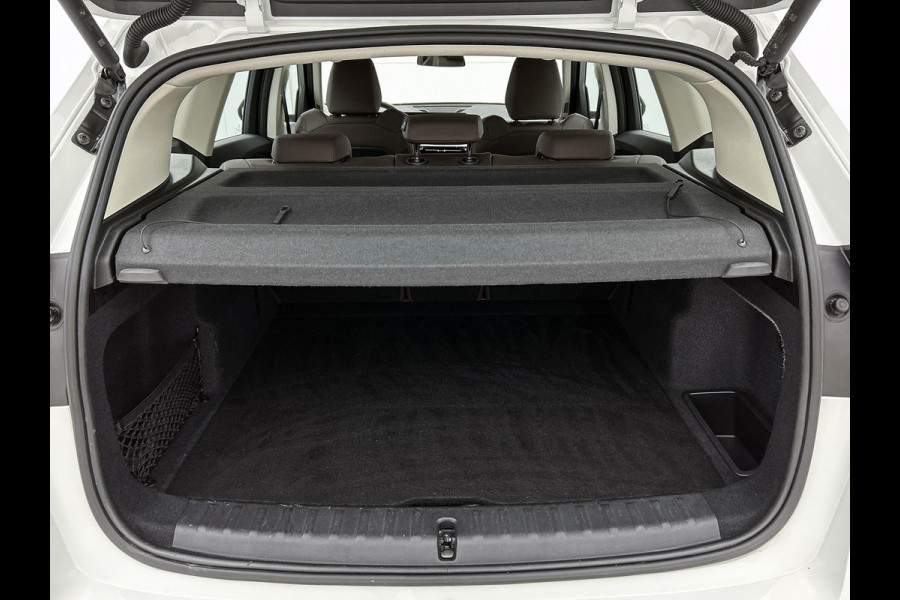 BMW iX1 XDrive30 Launch Edition 67 kWh. SoH 97% (NL-auto, 1e Eig, Dealer OnderH, Navi, Leder, Climate Con, Etc)