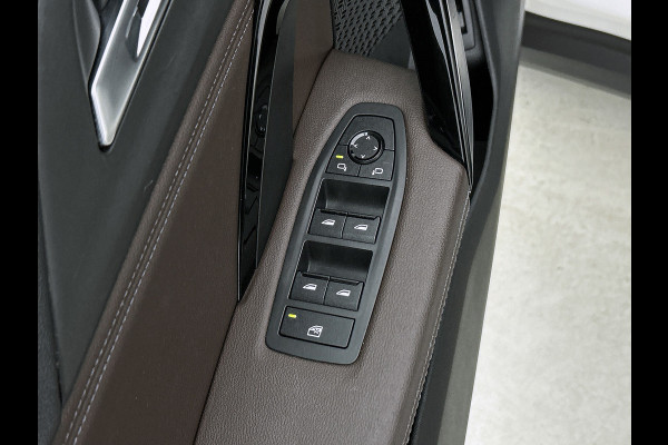 BMW iX1 XDrive30 Launch Edition 67 kWh. SoH 97% (NL-auto, 1e Eig, Dealer OnderH, Navi, Leder, Climate Con, Etc)