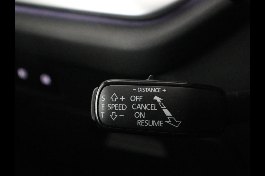 Škoda Octavia 1.5 TSI First Edition | Trekhaak | Stoelverwarming | Adaptive cruise | Carplay | Navigatie | Matrix LED | Keyless | Virtual Cockpit | Sfeerverlichting | Climate control | DAB | Parkeerhulp