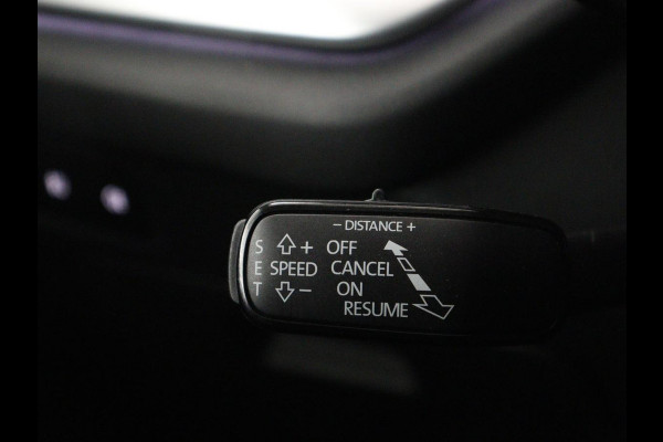 Škoda Octavia 1.5 TSI First Edition | Trekhaak | Stoelverwarming | Adaptive cruise | Carplay | Navigatie | Matrix LED | Keyless | Virtual Cockpit | Sfeerverlichting | Climate control | DAB | Parkeerhulp