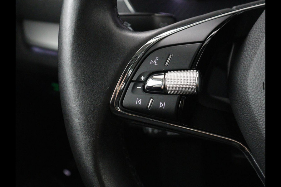 Škoda Octavia 1.5 TSI First Edition | Trekhaak | Stoelverwarming | Adaptive cruise | Carplay | Navigatie | Matrix LED | Keyless | Virtual Cockpit | Sfeerverlichting | Climate control | DAB | Parkeerhulp
