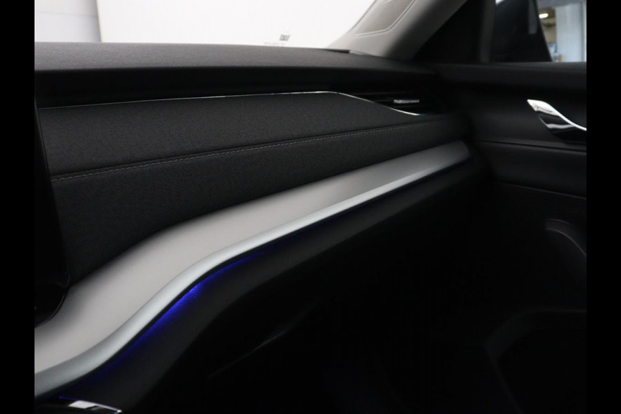 Škoda Octavia 1.5 TSI First Edition | Trekhaak | Stoelverwarming | Adaptive cruise | Carplay | Navigatie | Matrix LED | Keyless | Virtual Cockpit | Sfeerverlichting | Climate control | DAB | Parkeerhulp