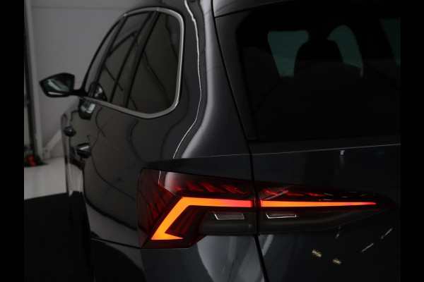 Škoda Octavia 1.5 TSI First Edition | Trekhaak | Stoelverwarming | Adaptive cruise | Carplay | Navigatie | Matrix LED | Keyless | Virtual Cockpit | Sfeerverlichting | Climate control | DAB | Parkeerhulp