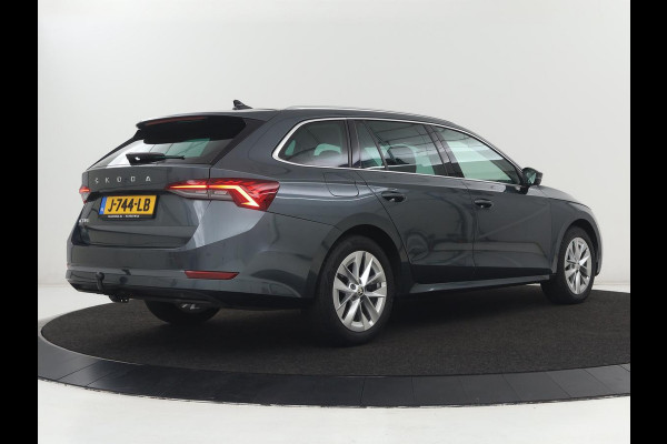 Škoda Octavia 1.5 TSI First Edition | Trekhaak | Stoelverwarming | Adaptive cruise | Carplay | Navigatie | Matrix LED | Keyless | Virtual Cockpit | Sfeerverlichting | Climate control | DAB | Parkeerhulp