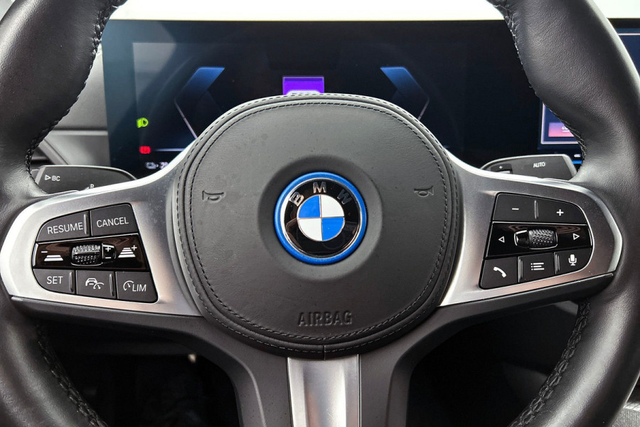BMW i4 EDrive35 70 kWh M-sportpakket SoH 93,46%(1e Eig, Dealer OndH, Navi Pro, Camera, Carplay, Addapt Cruise, StoelV, PDC V+A,Etc