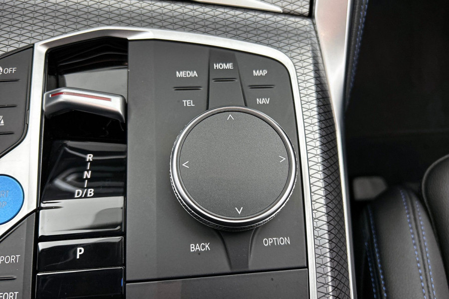 BMW i4 EDrive35 70 kWh M-sportpakket SoH 93,46%(1e Eig, Dealer OndH, Navi Pro, Camera, Carplay, Addapt Cruise, StoelV, PDC V+A,Etc