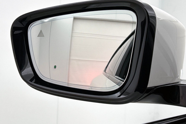 BMW i4 EDrive35 70 kWh M-sportpakket SoH 93,46%(1e Eig, Dealer OndH, Navi Pro, Camera, Carplay, Addapt Cruise, StoelV, PDC V+A,Etc