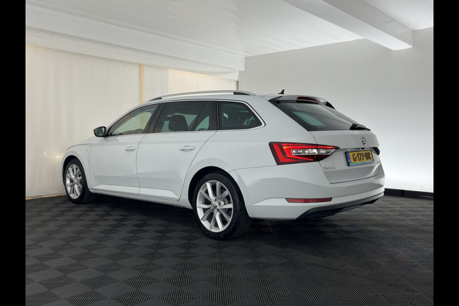 Škoda Superb Combi 1.5 TSI ACT Style Business (INCL.BTW) Aut. *LEATHER-MICROFIBRE | XENON | MEMORY-PACK | NAVI-FULLMAP | CAMERA | KEYLESS | HEATED-COMFORTSEATS | PRIVACY-GLASS | SHIFT-PADDLES | ECC | PDC | CRUISE | 18''ALU*