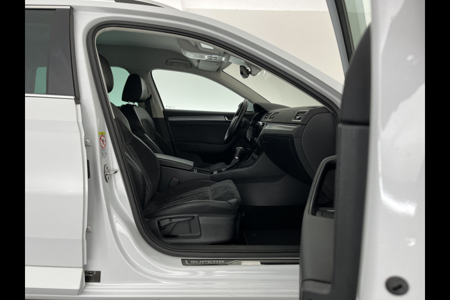 Škoda Superb Combi 1.5 TSI ACT Style Business (INCL.BTW) Aut. *LEATHER-MICROFIBRE | XENON | MEMORY-PACK | NAVI-FULLMAP | CAMERA | KEYLESS | HEATED-COMFORTSEATS | PRIVACY-GLASS | SHIFT-PADDLES | ECC | PDC | CRUISE | 18''ALU*