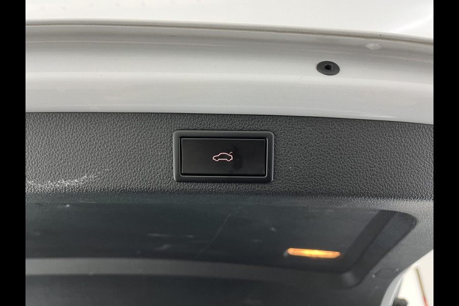 Škoda Superb Combi 1.5 TSI ACT Style Business (INCL.BTW) Aut. *LEATHER-MICROFIBRE | XENON | MEMORY-PACK | NAVI-FULLMAP | CAMERA | KEYLESS | HEATED-COMFORTSEATS | PRIVACY-GLASS | SHIFT-PADDLES | ECC | PDC | CRUISE | 18''ALU*