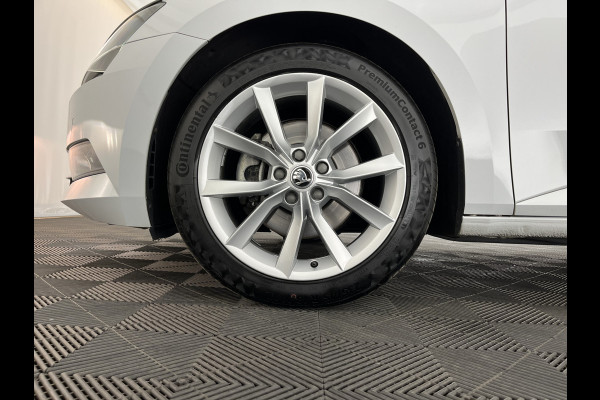 Škoda Superb Combi 1.5 TSI ACT Style Business (INCL.BTW) Aut. *LEATHER-MICROFIBRE | XENON | MEMORY-PACK | NAVI-FULLMAP | CAMERA | KEYLESS | HEATED-COMFORTSEATS | PRIVACY-GLASS | SHIFT-PADDLES | ECC | PDC | CRUISE | 18''ALU*