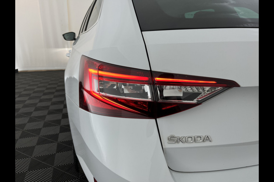 Škoda Superb Combi 1.5 TSI ACT Style Business (INCL.BTW) Aut. *LEATHER-MICROFIBRE | XENON | MEMORY-PACK | NAVI-FULLMAP | CAMERA | KEYLESS | HEATED-COMFORTSEATS | PRIVACY-GLASS | SHIFT-PADDLES | ECC | PDC | CRUISE | 18''ALU*