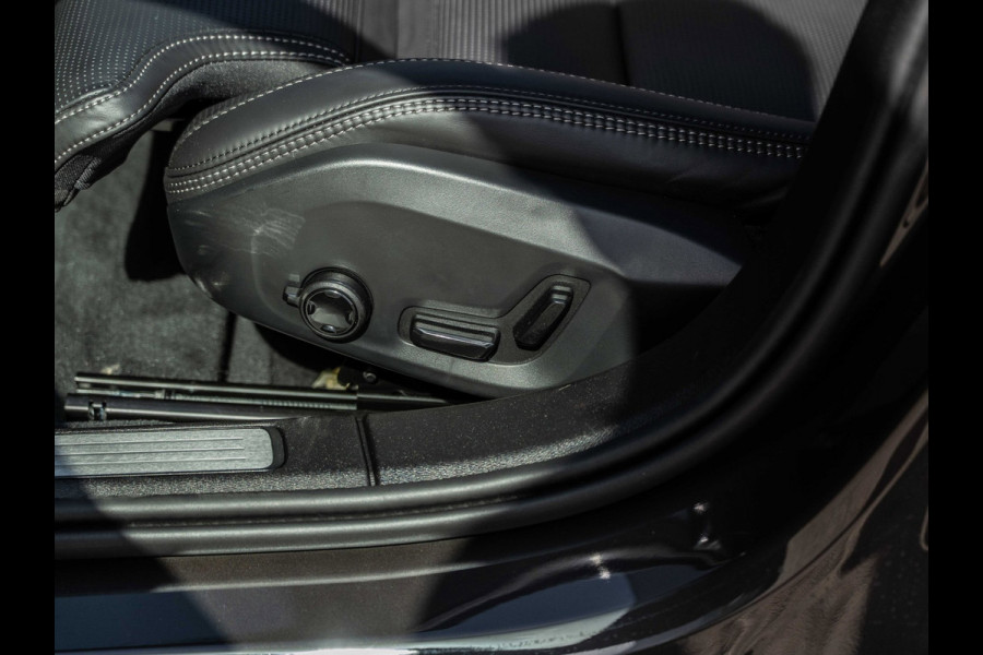Volvo V60 2.0 T8 PHEV 455PK AWD Ultra Dark | Pano | B&W Sound | Leder | Ventilatie | BTW
