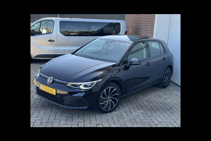 Volkswagen Golf 1.5 TSI Life -Panoramadak-LED-Sfeer-Trekhaak