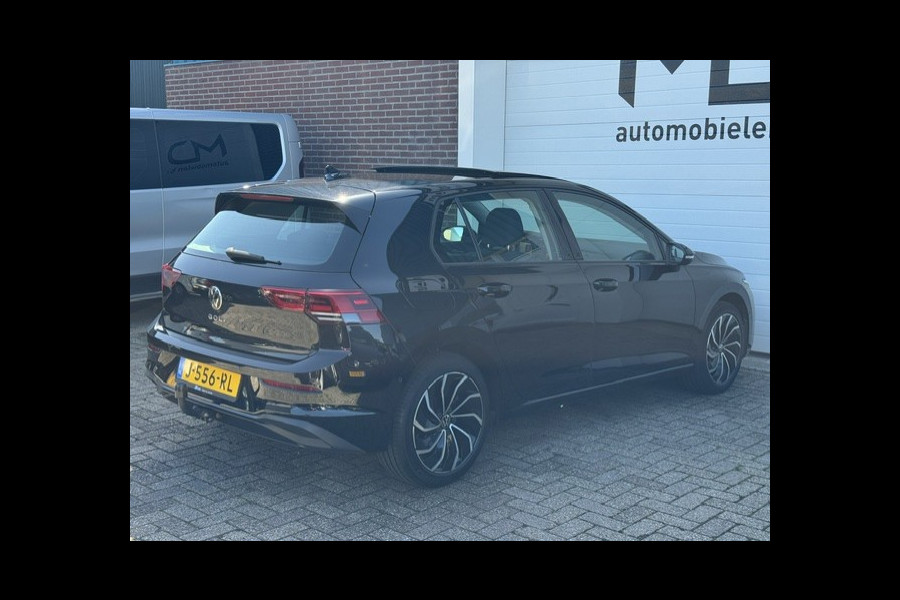 Volkswagen Golf 1.5 TSI Life -Panoramadak-LED-Sfeer-Trekhaak