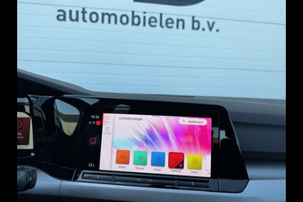 Volkswagen Golf 1.5 TSI Life -Panoramadak-LED-Sfeer-Trekhaak