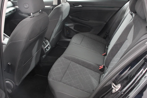 Volkswagen Golf Variant 1.5 TSI 131pk Life Navigatie Apple Carplay/Android Auto Adaptive Cruise Control Parkeersensoren Camera Park Assist Stoel- en stuurverwarming Virtual Cockpit Climatronic