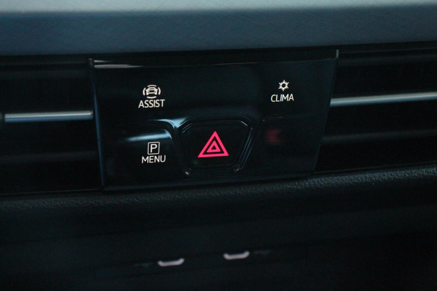 Volkswagen Golf Variant 1.5 TSI 131pk Life Navigatie Apple Carplay/Android Auto Adaptive Cruise Control Parkeersensoren Camera Park Assist Stoel- en stuurverwarming Virtual Cockpit Climatronic