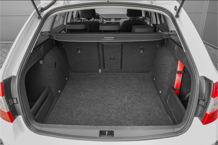 Škoda Octavia Combi 1.0 TSI Greentech Ambition Business Navi CarPlay