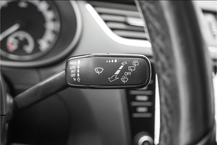 Škoda Octavia Combi 1.0 TSI Greentech Ambition Business Navi CarPlay