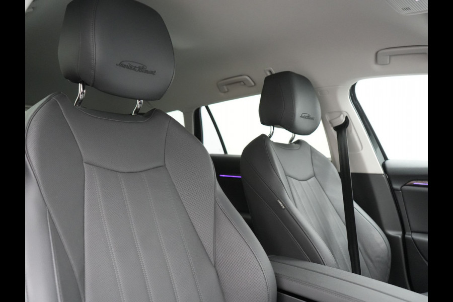 Škoda Superb Combi 1.5 TSI Laurin & Klement PHEV 204pk Dealer O.H. | Trekhaak Af Fabriek | Head Up | Adaptive Cruise | 360 Camera | Lederen Comfortzetels Massage & Ventilatie & Memory | Canton Audio | Stuur & Stoelen Verwarmd | Keyless | Blis | Plug In Hybrid |