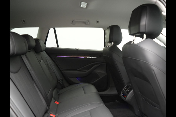 Škoda Superb Combi 1.5 TSI Laurin & Klement PHEV 204pk Dealer O.H. | Trekhaak Af Fabriek | Head Up | Adaptive Cruise | 360 Camera | Lederen Comfortzetels Massage & Ventilatie & Memory | Canton Audio | Stuur & Stoelen Verwarmd | Keyless | Blis | Plug In Hybrid |