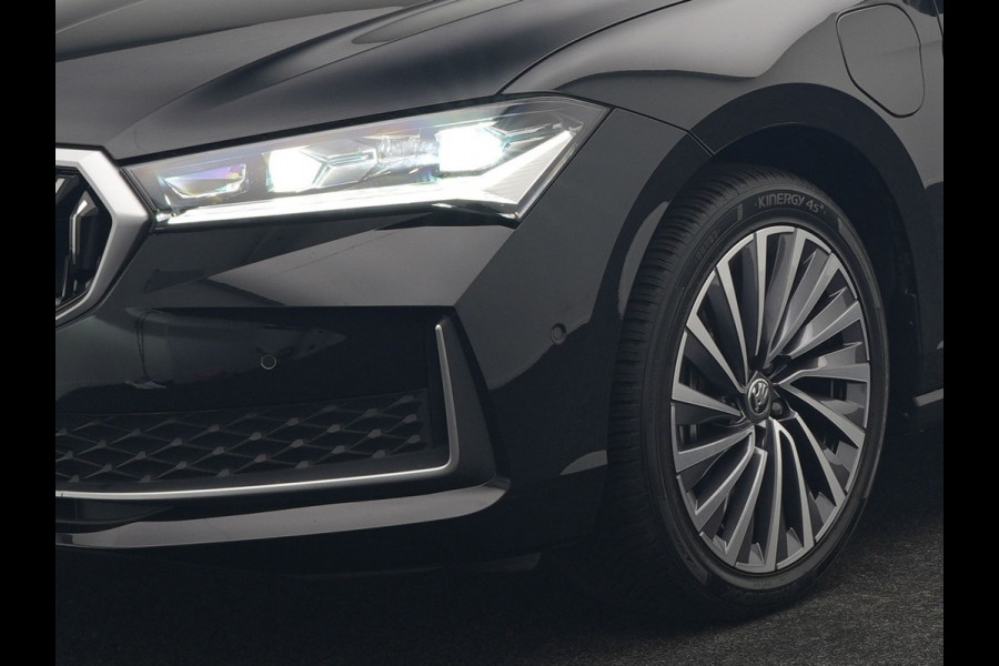 Škoda Superb Combi 1.5 TSI Laurin & Klement PHEV 204pk Dealer O.H. | Trekhaak Af Fabriek | Head Up | Adaptive Cruise | 360 Camera | Lederen Comfortzetels Massage & Ventilatie & Memory | Canton Audio | Stuur & Stoelen Verwarmd | Keyless | Blis | Plug In Hybrid |