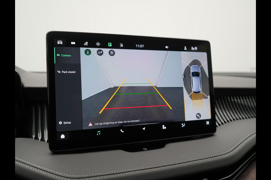 Škoda Superb Combi 1.5 TSI Laurin & Klement PHEV 204pk Dealer O.H. | Trekhaak Af Fabriek | Head Up | Adaptive Cruise | 360 Camera | Lederen Comfortzetels Massage & Ventilatie & Memory | Canton Audio | Stuur & Stoelen Verwarmd | Keyless | Blis | Plug In Hybrid |
