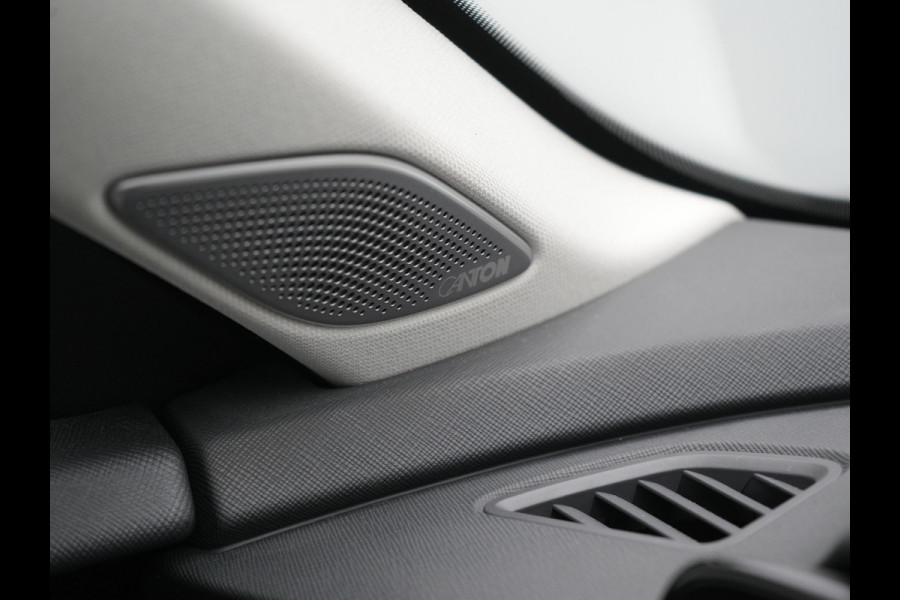 Škoda Superb Combi 1.5 TSI Laurin & Klement PHEV 204pk Dealer O.H. | Trekhaak Af Fabriek | Head Up | Adaptive Cruise | 360 Camera | Lederen Comfortzetels Massage & Ventilatie & Memory | Canton Audio | Stuur & Stoelen Verwarmd | Keyless | Blis | Plug In Hybrid |