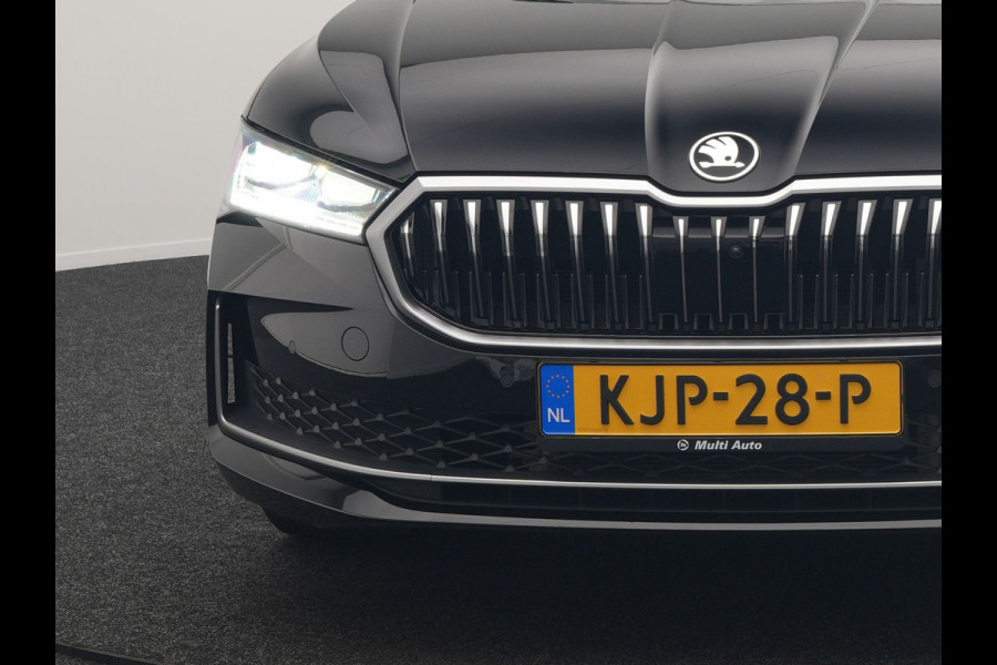Škoda Superb Combi 1.5 TSI Laurin & Klement PHEV 204pk Dealer O.H. | Trekhaak Af Fabriek | Head Up | Adaptive Cruise | 360 Camera | Lederen Comfortzetels Massage & Ventilatie & Memory | Canton Audio | Stuur & Stoelen Verwarmd | Keyless | Blis | Plug In Hybrid |