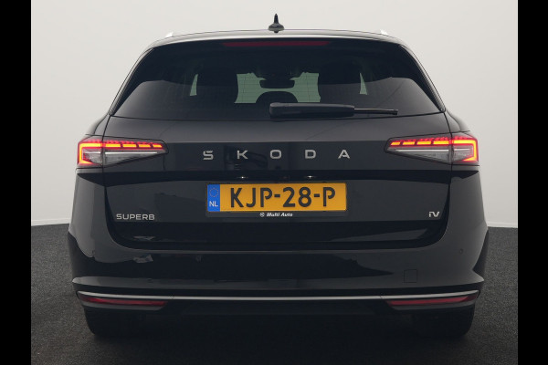 Škoda Superb Combi 1.5 TSI Laurin & Klement PHEV 204pk Dealer O.H. | Trekhaak Af Fabriek | Head Up | Adaptive Cruise | 360 Camera | Lederen Comfortzetels Massage & Ventilatie & Memory | Canton Audio | Stuur & Stoelen Verwarmd | Keyless | Blis | Plug In Hybrid |