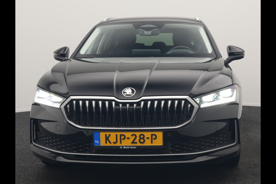 Škoda Superb Combi 1.5 TSI Laurin & Klement PHEV 204pk Dealer O.H. | Trekhaak Af Fabriek | Head Up | Adaptive Cruise | 360 Camera | Lederen Comfortzetels Massage & Ventilatie & Memory | Canton Audio | Stuur & Stoelen Verwarmd | Keyless | Blis | Plug In Hybrid |