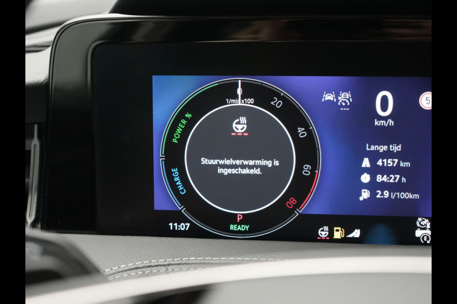 Škoda Superb Combi 1.5 TSI Laurin & Klement PHEV 204pk Dealer O.H. | Trekhaak Af Fabriek | Head Up | Adaptive Cruise | 360 Camera | Lederen Comfortzetels Massage & Ventilatie & Memory | Canton Audio | Stuur & Stoelen Verwarmd | Keyless | Blis | Plug In Hybrid |
