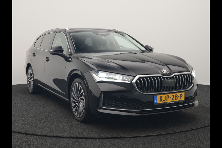 Škoda Superb Combi 1.5 TSI Laurin & Klement PHEV 204pk Dealer O.H. | Trekhaak Af Fabriek | Head Up | Adaptive Cruise | 360 Camera | Lederen Comfortzetels Massage & Ventilatie & Memory | Canton Audio | Stuur & Stoelen Verwarmd | Keyless | Blis | Plug In Hybrid |